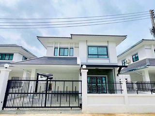 For rent 4 bedrooms house in Saraphi, Chiang Mai