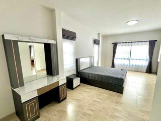 For rent 4 bedrooms house in Saraphi, Chiang Mai