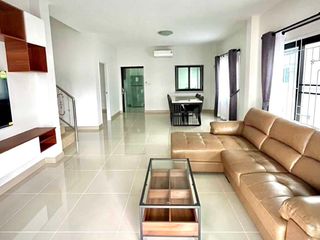 For rent 4 bedrooms house in Saraphi, Chiang Mai