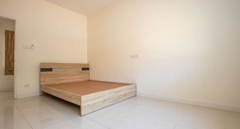 For rent 4 bedrooms house in Doi Saket, Chiang Mai