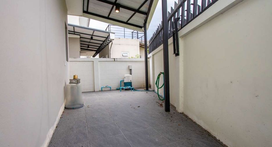 For rent 4 bedrooms house in Doi Saket, Chiang Mai