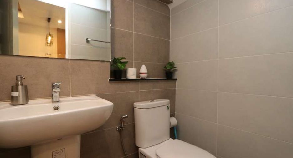 For rent 4 bedrooms house in Mueang Chiang Mai, Chiang Mai