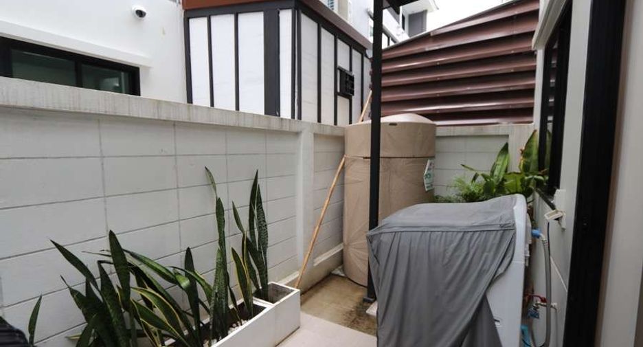 For rent 4 bedrooms house in Mueang Chiang Mai, Chiang Mai