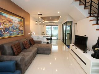 For rent 4 bedrooms house in Mueang Chiang Mai, Chiang Mai