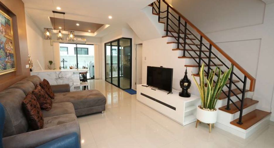 For rent 4 bedrooms house in Mueang Chiang Mai, Chiang Mai