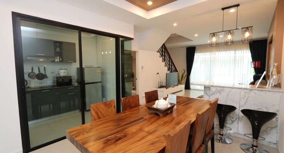 For rent 4 bedrooms house in Mueang Chiang Mai, Chiang Mai