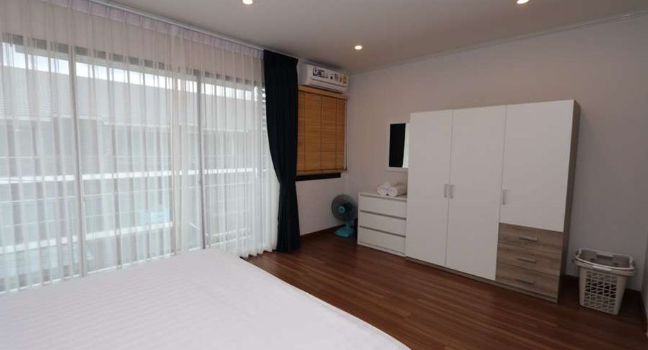 For rent 4 bedrooms house in Mueang Chiang Mai, Chiang Mai