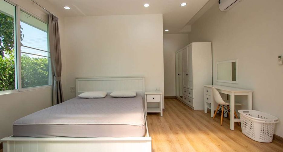For rent 3 bedrooms house in San Kamphaeng, Chiang Mai