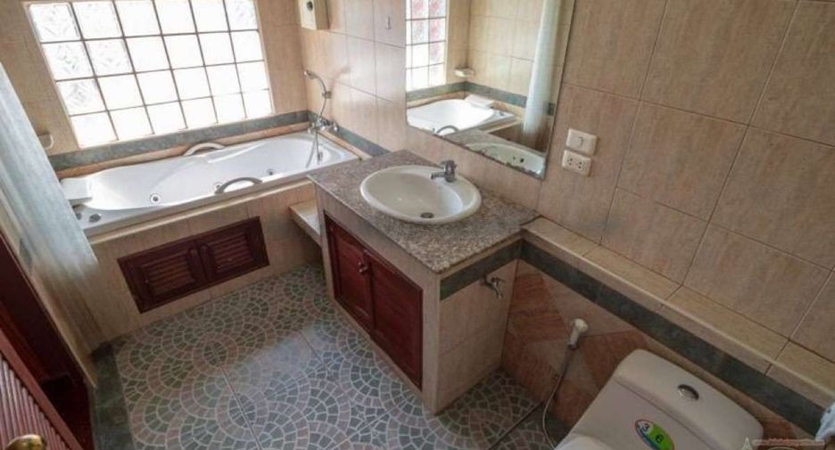 For rent 4 bedrooms house in Doi Saket, Chiang Mai