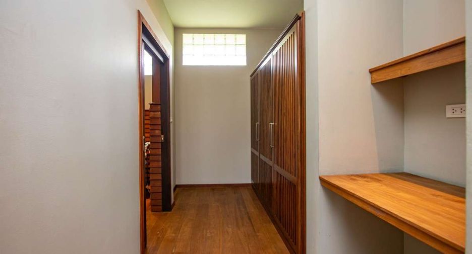 For sale 3 bedrooms house in Saraphi, Chiang Mai