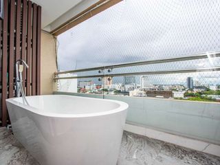 For rent 3 bedrooms condo in Mueang Chiang Mai, Chiang Mai