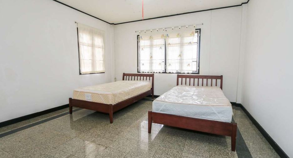 For rent 4 bedrooms house in San Sai, Chiang Mai