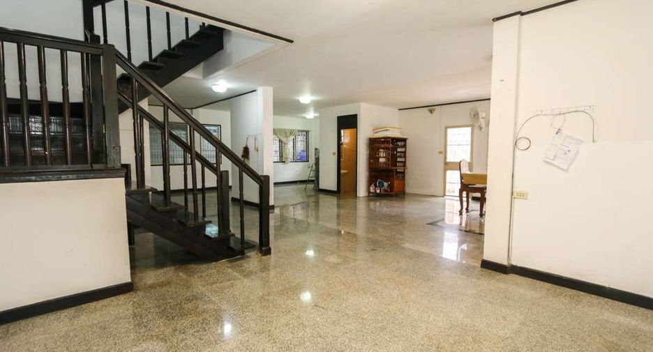 For rent 4 bedrooms house in San Sai, Chiang Mai