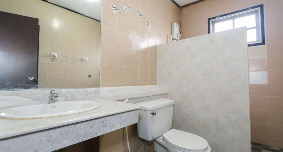 For rent 4 bedrooms house in San Sai, Chiang Mai