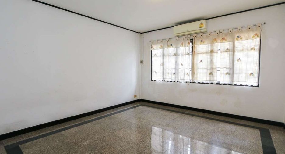 For rent 4 bedrooms house in San Sai, Chiang Mai