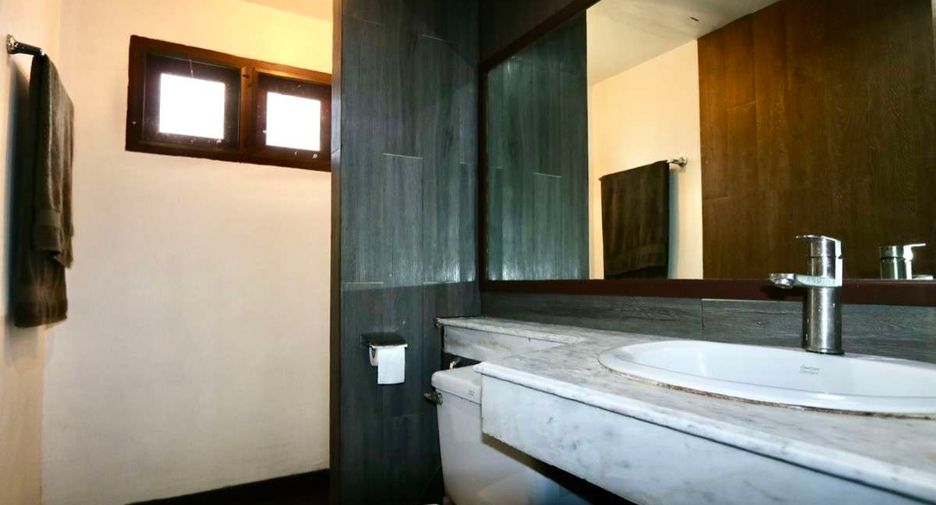 For rent 4 bedrooms house in Mueang Chiang Mai, Chiang Mai