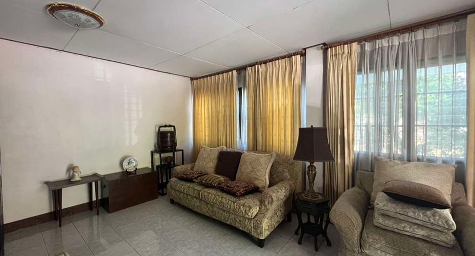 For rent 7 bedrooms house in Mueang Chiang Mai, Chiang Mai