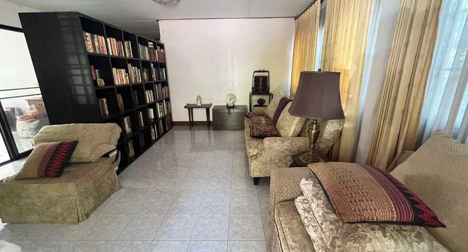 For rent 7 bedrooms house in Mueang Chiang Mai, Chiang Mai