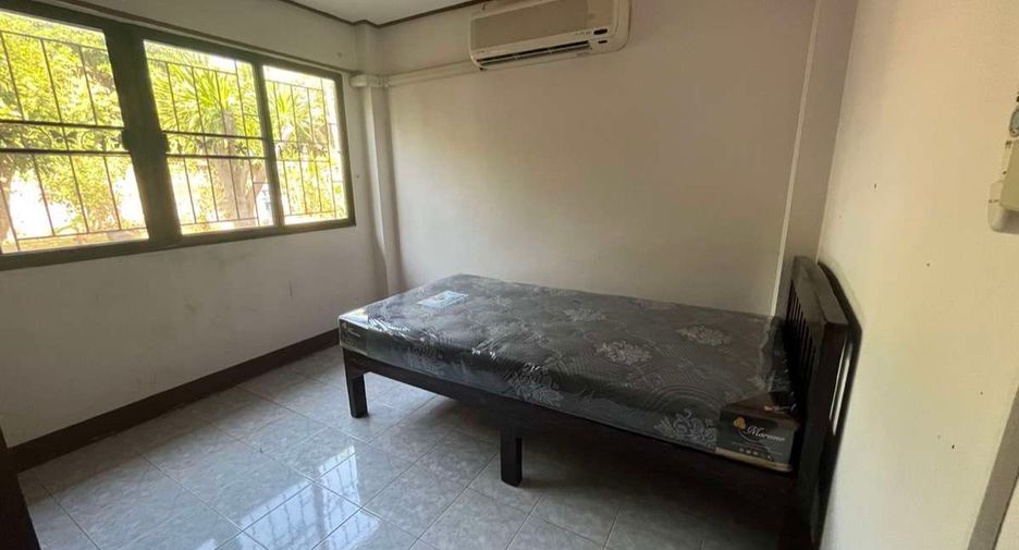 For rent 7 bedrooms house in Mueang Chiang Mai, Chiang Mai