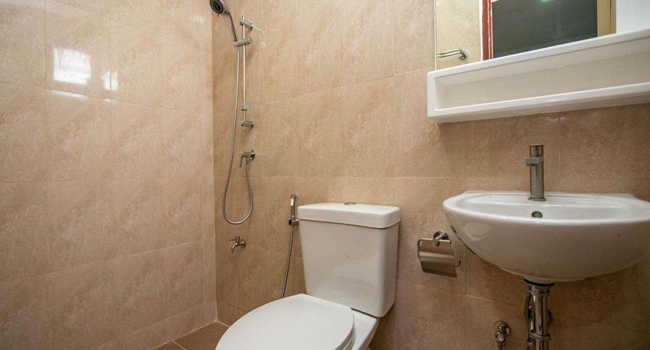 For rent 4 bedrooms house in Mueang Chiang Mai, Chiang Mai