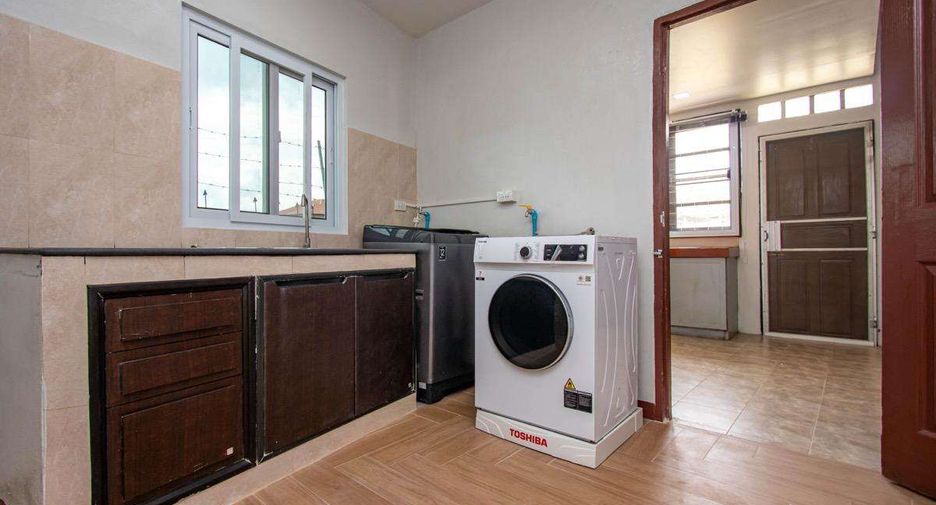 For rent 4 bedrooms house in Mueang Chiang Mai, Chiang Mai