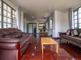 For rent 4 bedrooms house in Mueang Chiang Mai, Chiang Mai