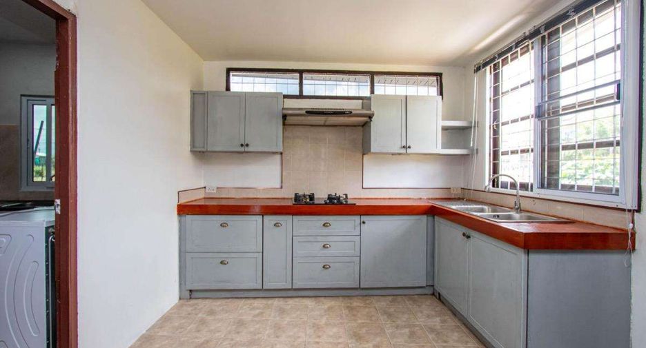 For rent 4 bedrooms house in Mueang Chiang Mai, Chiang Mai
