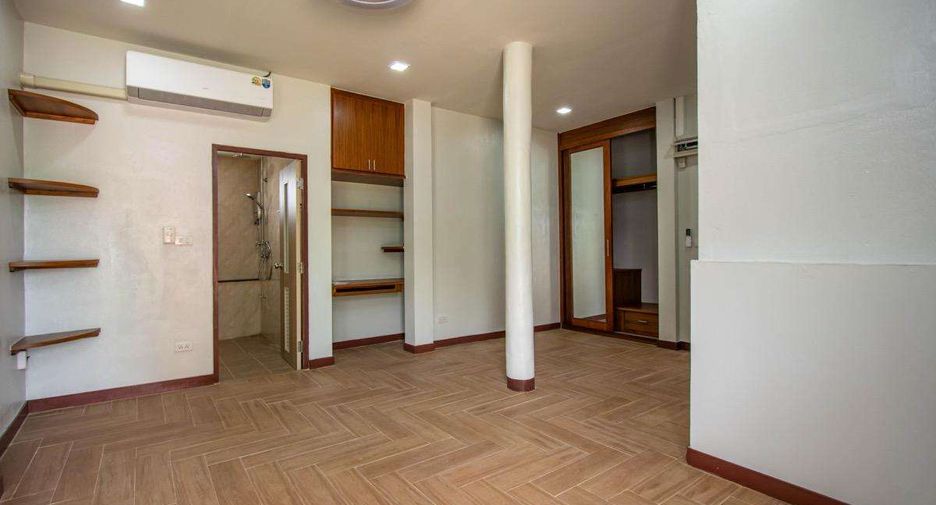 For rent 4 bedrooms house in Mueang Chiang Mai, Chiang Mai