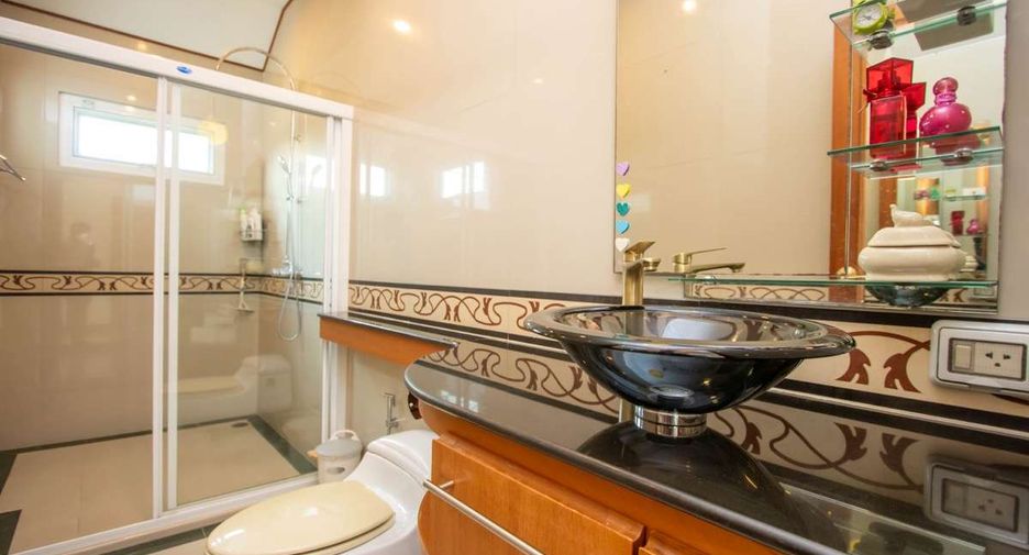 À vendre 4 chambres maison à Mae On, Chiang Mai