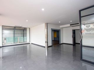 For rent 14 ベッドルーム retail Space in Mueang Chiang Mai, Chiang Mai