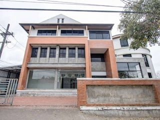 For rent 14 ベッドルーム retail Space in Mueang Chiang Mai, Chiang Mai