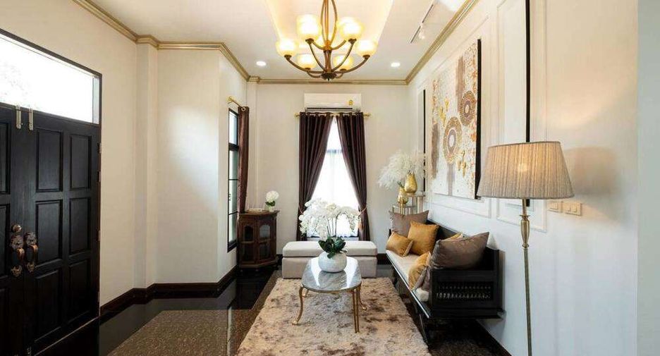 For rent 4 bedrooms house in Mueang Chiang Mai, Chiang Mai