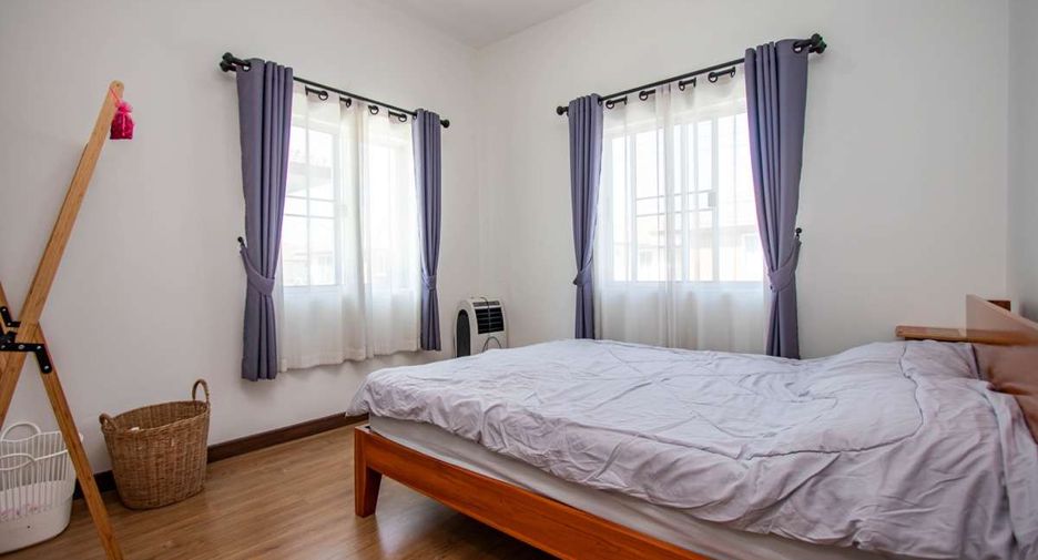 For rent 3 bedrooms house in San Kamphaeng, Chiang Mai