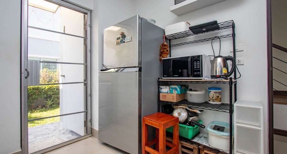 For rent 3 bedrooms house in San Kamphaeng, Chiang Mai