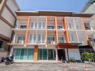 For rent 3 bedrooms retail Space in Mueang Chiang Mai, Chiang Mai