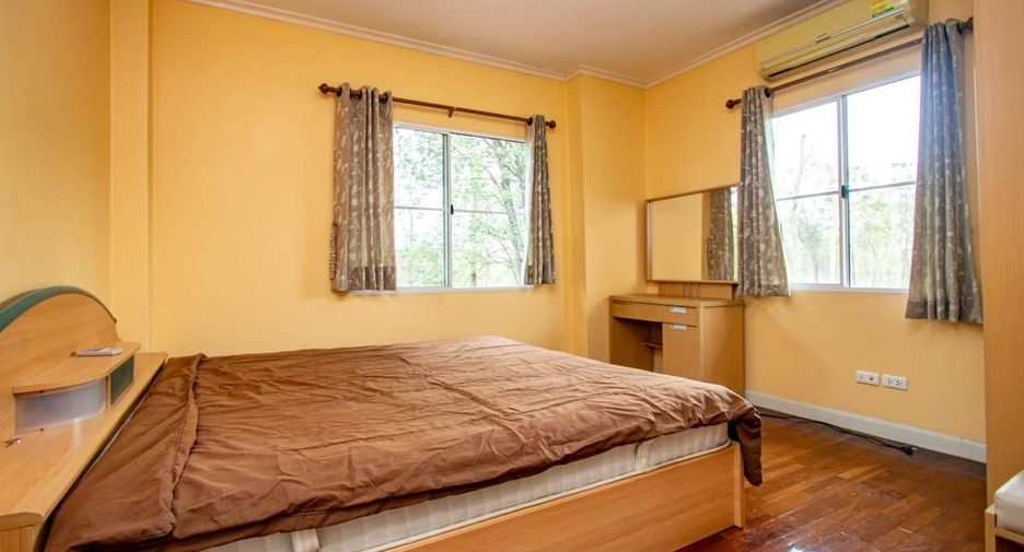 For rent 4 bedrooms house in Mueang Chiang Mai, Chiang Mai