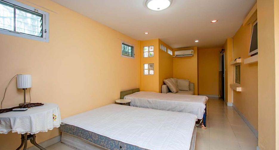 For rent 4 bedrooms house in Mueang Chiang Mai, Chiang Mai