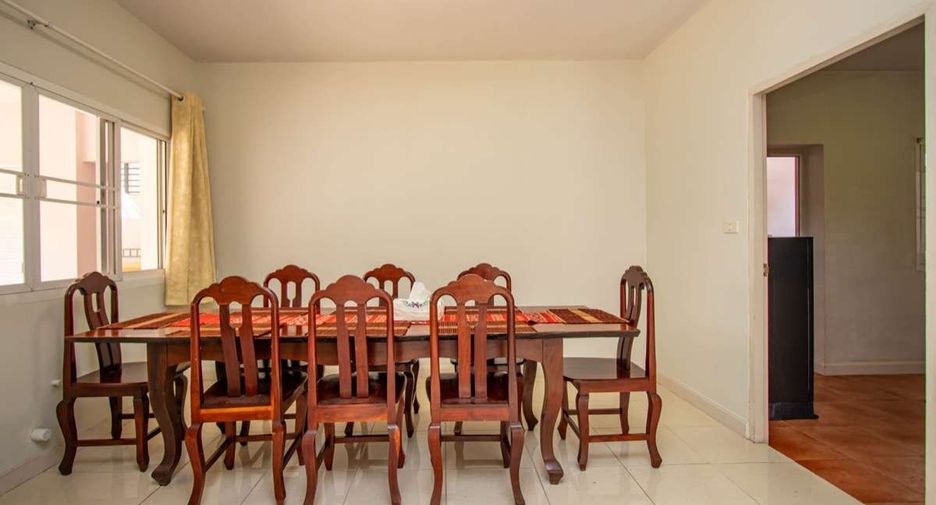 For rent 4 bedrooms house in Mueang Chiang Mai, Chiang Mai
