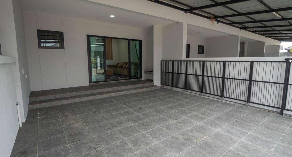 À louer 3 chambres maison à San Kamphaeng, Chiang Mai