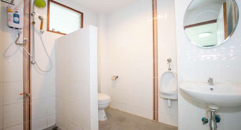 For rent 5 bedrooms house in Mueang Chiang Mai, Chiang Mai