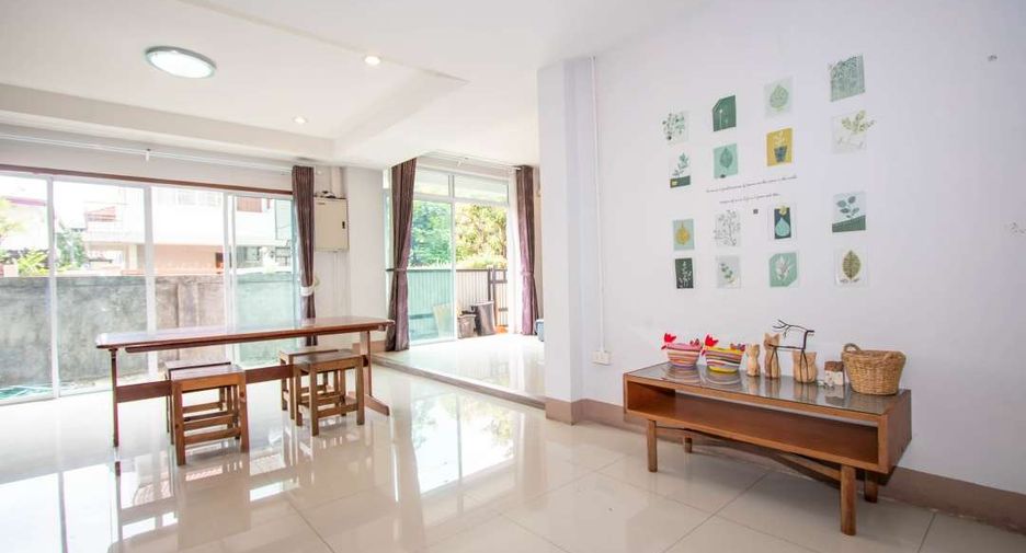 For rent 5 bedrooms house in Mueang Chiang Mai, Chiang Mai