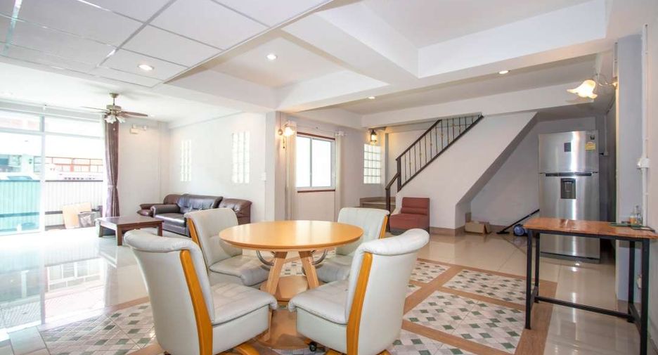 For rent 5 bedrooms house in Mueang Chiang Mai, Chiang Mai