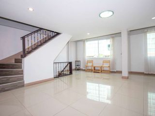 For rent 5 bedrooms house in Mueang Chiang Mai, Chiang Mai