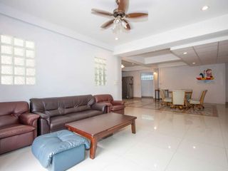 For rent 5 bedrooms house in Mueang Chiang Mai, Chiang Mai