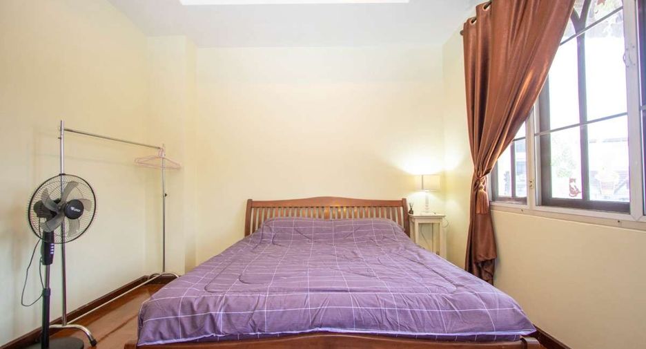 For rent 3 bedrooms house in Mueang Chiang Mai, Chiang Mai