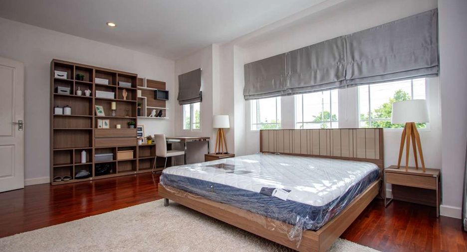 À vendre 4 chambres maison à San Kamphaeng, Chiang Mai