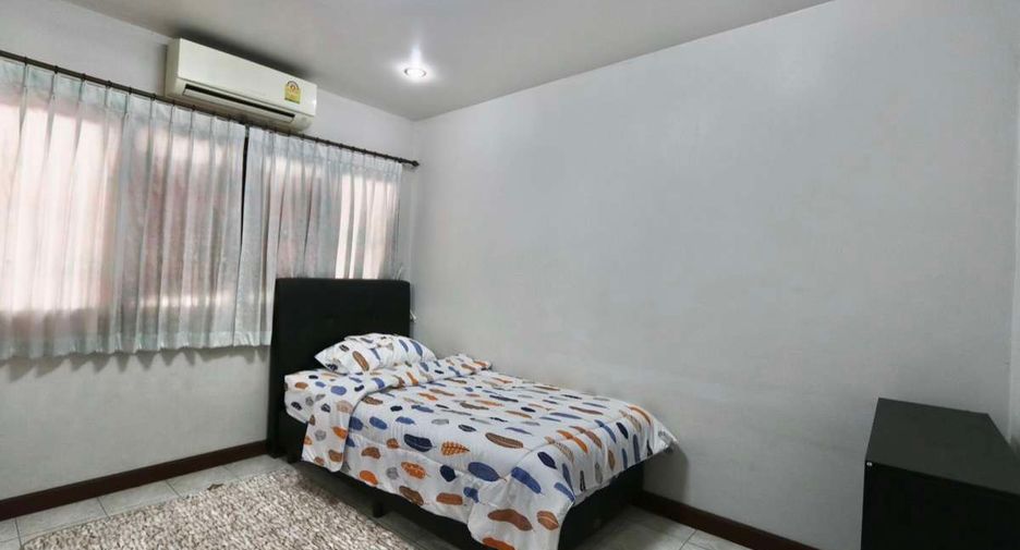 For rent 4 bedrooms house in Mueang Chiang Mai, Chiang Mai