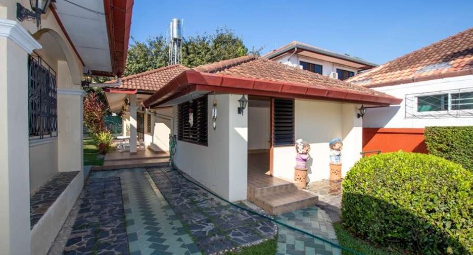 For rent 4 bedrooms house in San Sai, Chiang Mai
