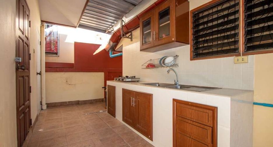 For rent 4 bedrooms house in San Sai, Chiang Mai