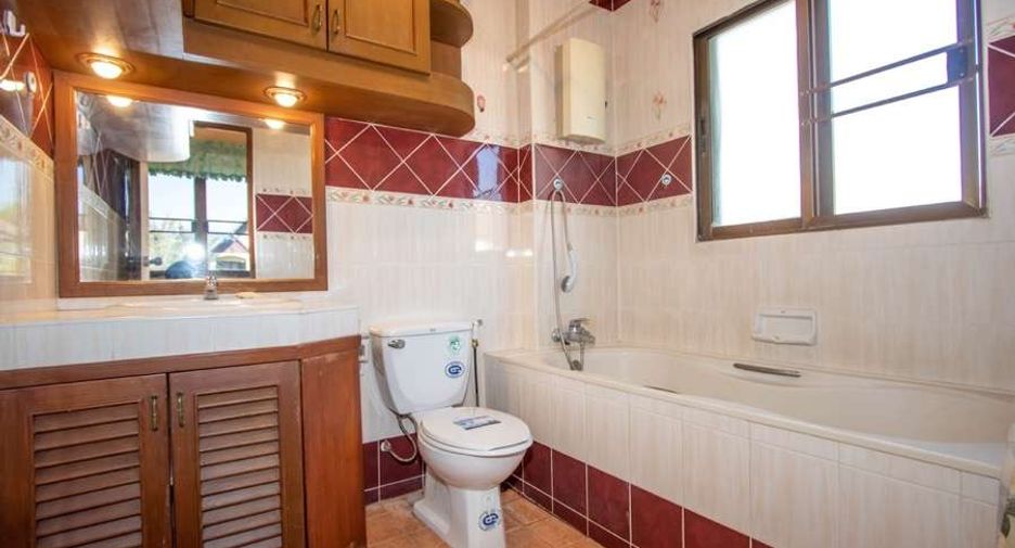 For rent 4 bedrooms house in San Sai, Chiang Mai